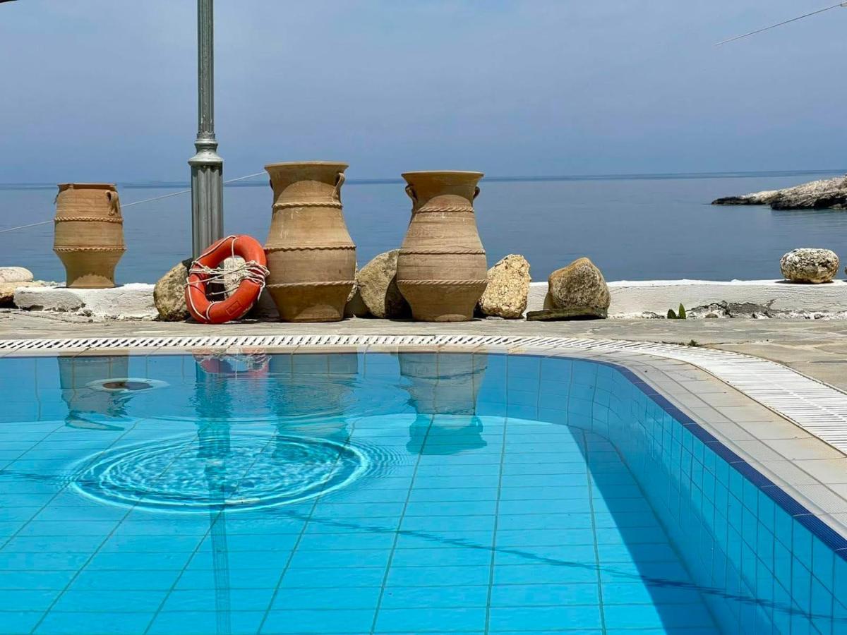 Petani Beach Suites Вовикес Экстерьер фото